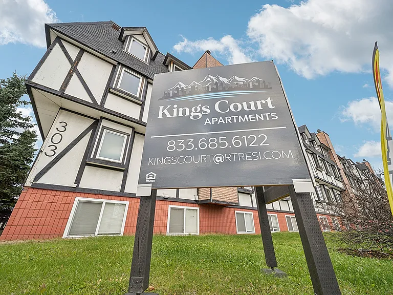 Kings Court — Photo 6