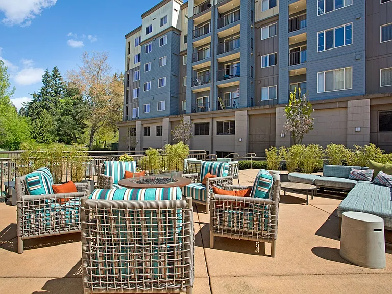 Echo Lake Apartments — Photo 19