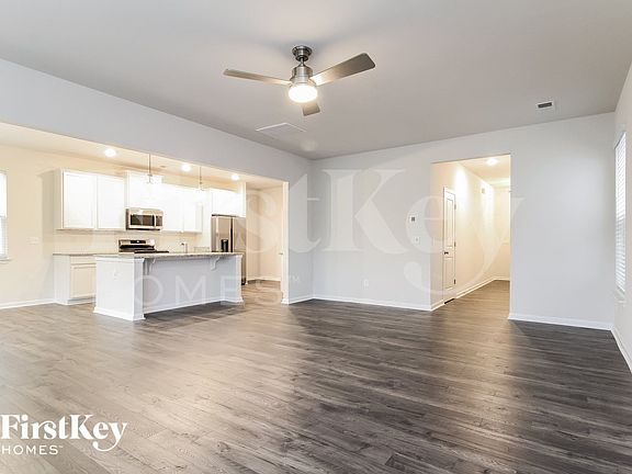 4th image of 714 Ridgemoor Trl