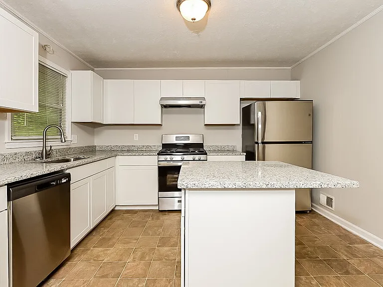 3074 Menlo Park Dr — Photo 4
