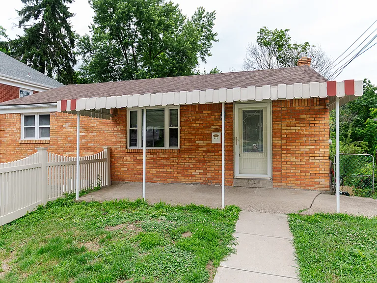 811 Eathan Ave — Photo 1