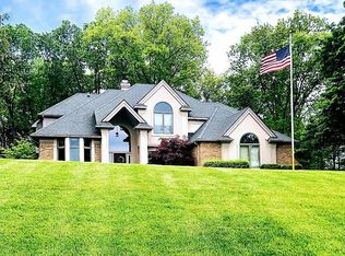 5318 Urbana Dr, Brighton, MI 48116