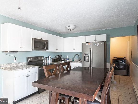 3rd image of 218 Alta Vista Dr