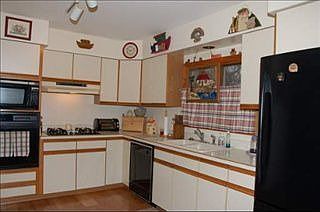 4th image of 174 E Farmgate Ln