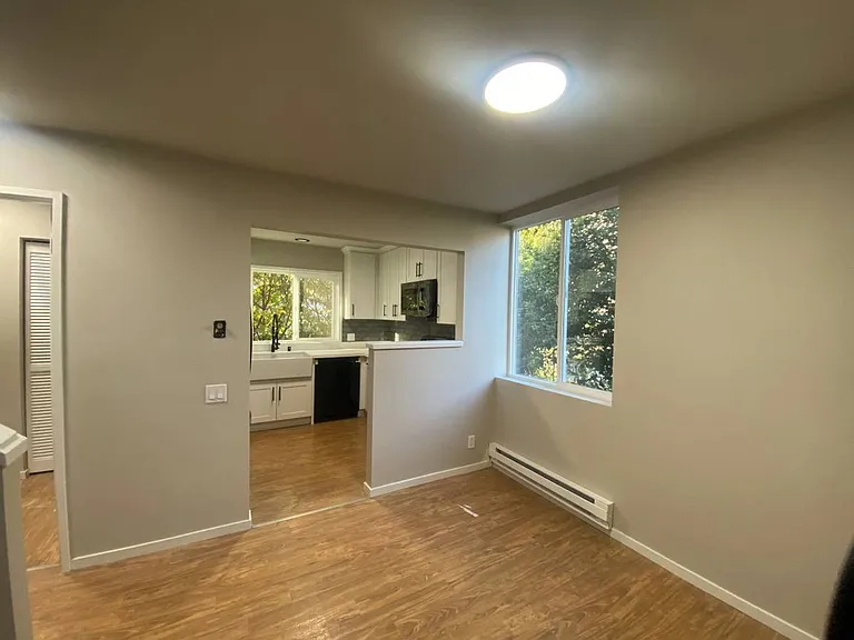 700 NE 42nd St — Photo 16