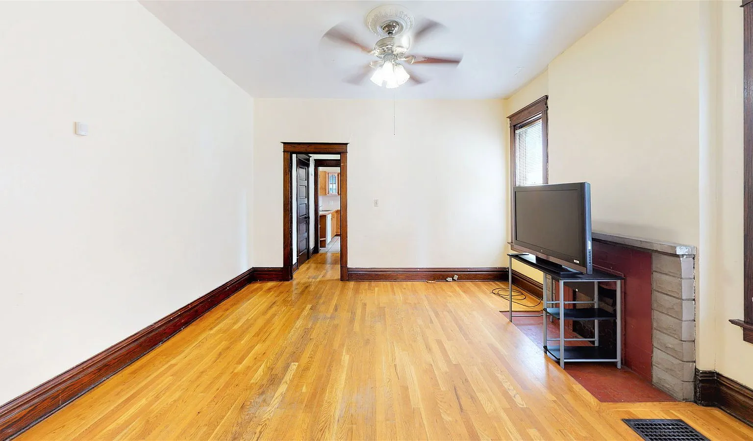 5 bed, 2.0 bath, $2,550 — Photo 4