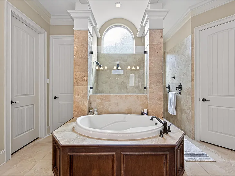 7414 Dayhill Dr — Photo 34