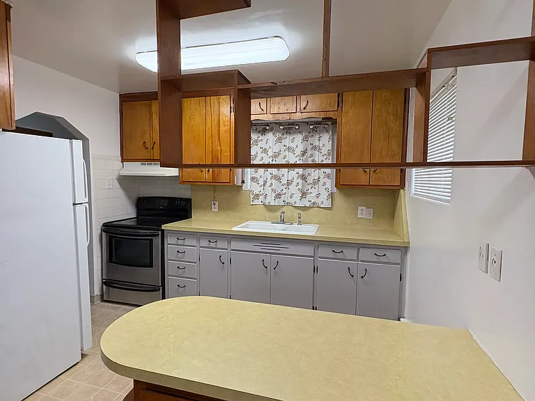 1745 White Ave #1 — Photo 2