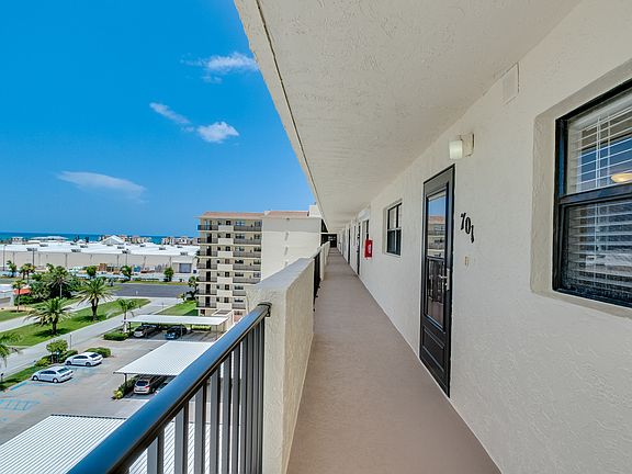 2nd image of 500 Palm Springs Blvd APT 701