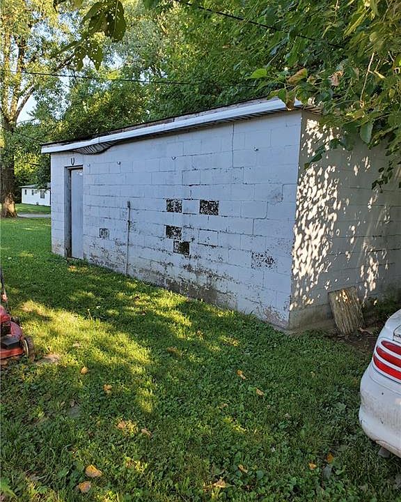 2nd image of 3510 Terrace Ave