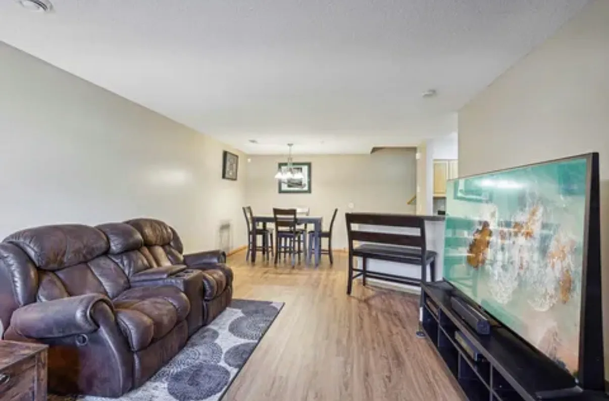 3 bed, 1579 sqft, $2,600 — Photo 3