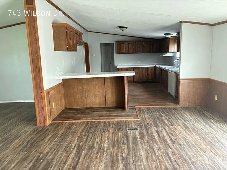 743 E Wilson Dr — Photo 21
