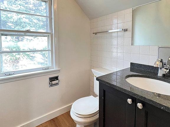 3rd image of 5421 Howard St