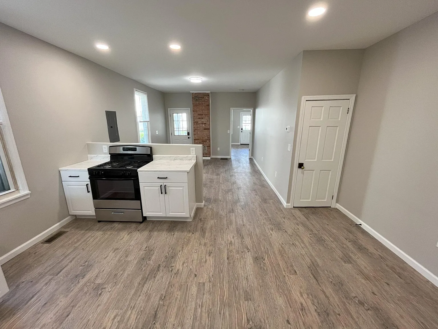 1 bed, 750 sqft, $1,249 — Photo 3