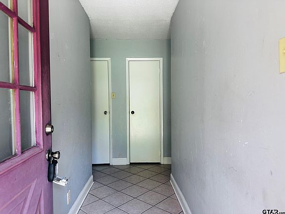 3rd image of 2320 Pinkerton Dr