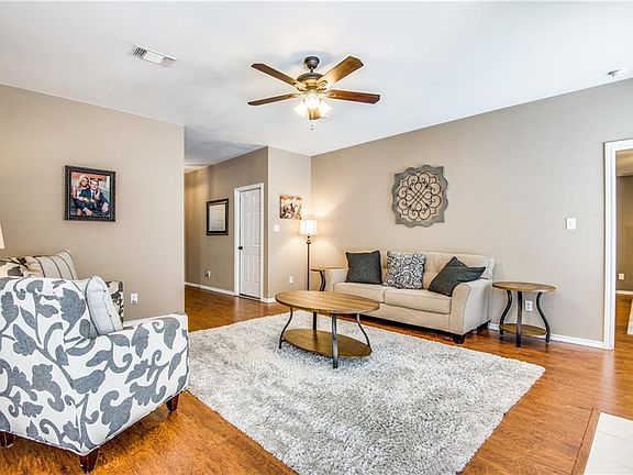 4th image of 111 Forest Ln
