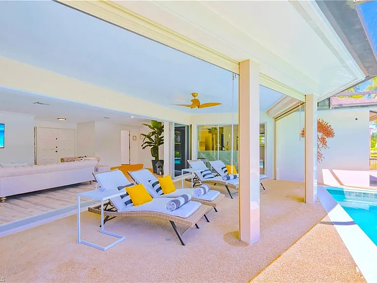 2125 Marina Dr — Photo 5