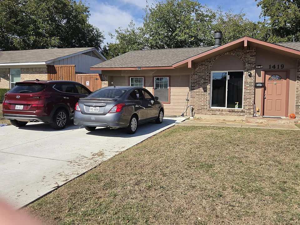 1419 Ridgecrest Dr