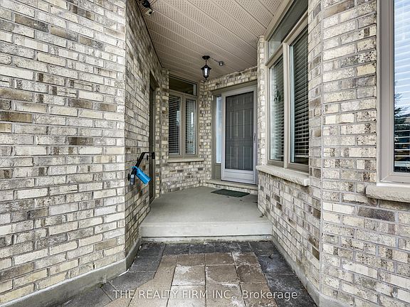 3rd image of 44 Edgevalley Rd #57