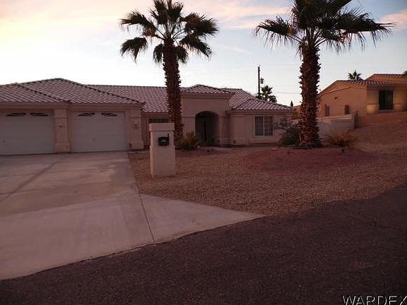 3rd image of 921 Fremont Pl