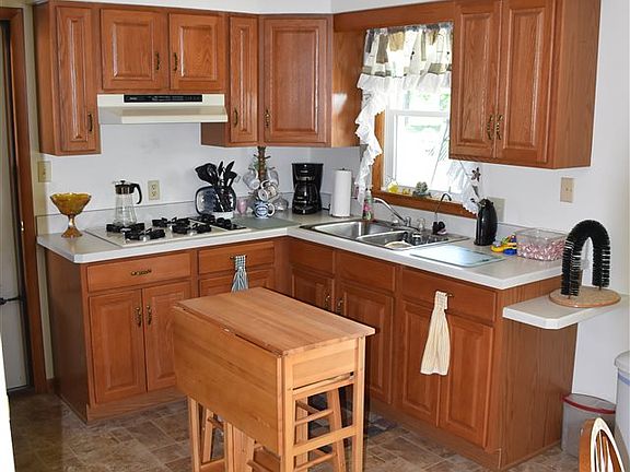 5th image of 1833 E Hively Ave