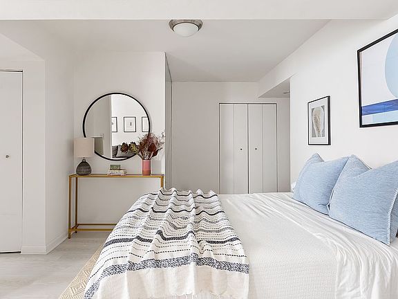 4th image of 305 E 72nd St APT 2AN