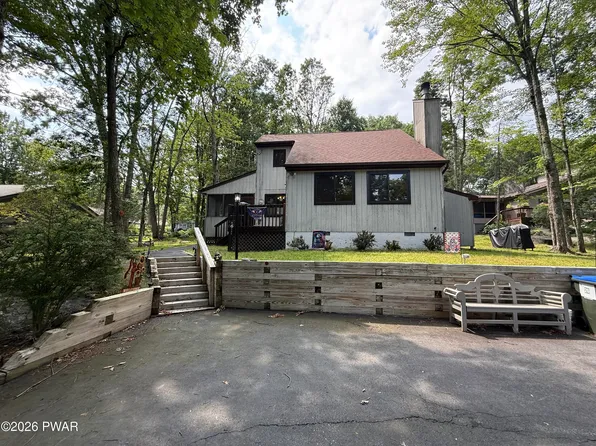 140 Hillside Dr, Hawley, PA 18428