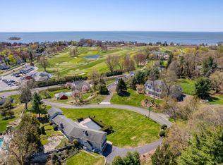 16 Rockledge Dr, Madison, CT 06443