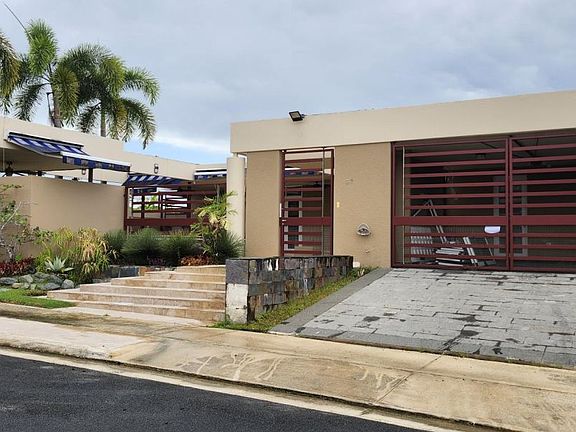 3rd image of Urb Caparra Hills Calle Yagrumo #G-7