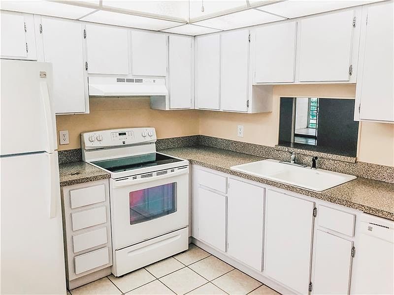 1st image of 101 SE 3rd Ave #608-1