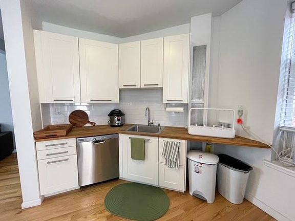5th image of 278 Magnolia Ave APT 1