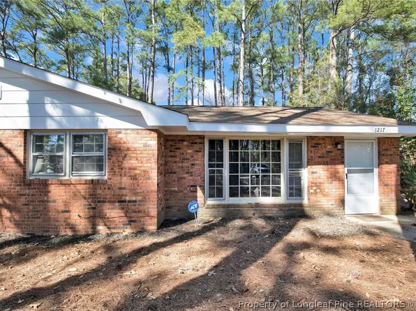 1215 & 1217 Pamalee Dr, Fayetteville, NC 28303