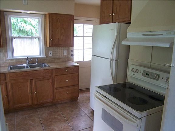 3rd image of 4421 Buckeye Ct