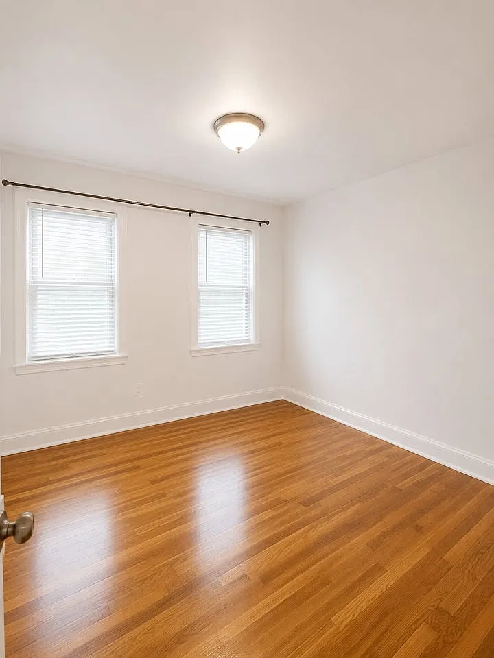 2 bed, 9999 sqft, $2,500 — Photo 4