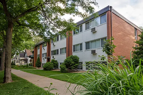 2832 Humboldt Ave S. — Photo 2