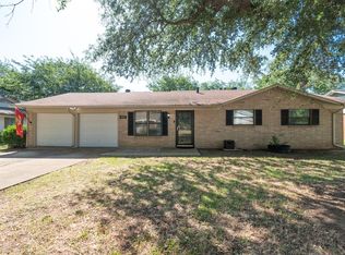1221 Cozby St E, Benbrook, TX 76126