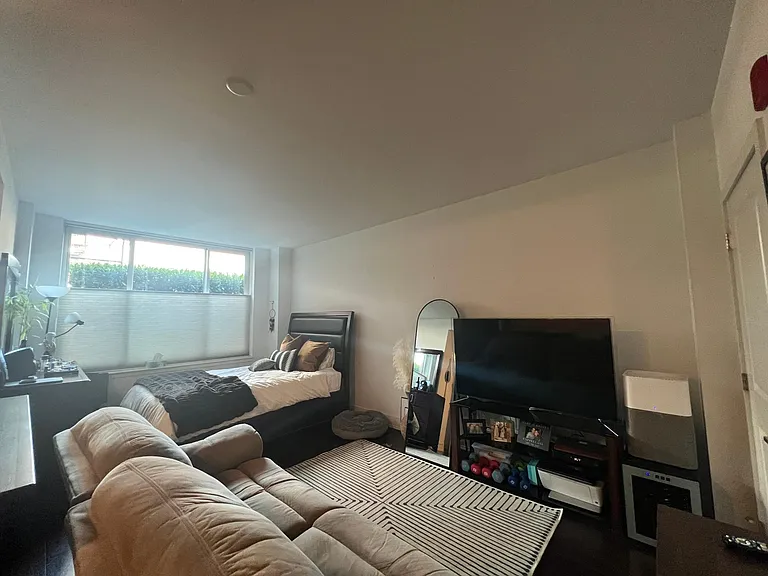 1100 Maxwell Ln #424 — Photo 7