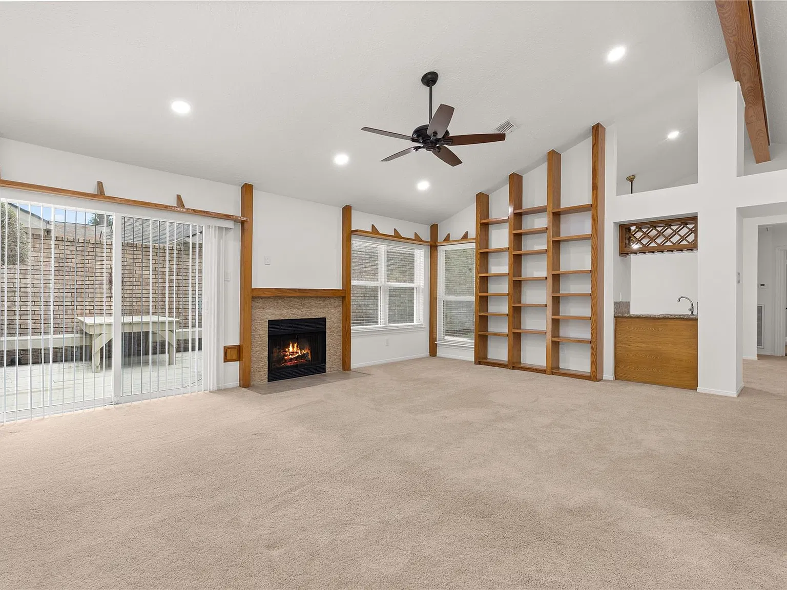 2 bed, 2.0 bath, 1552 sqft, $1,900 — Photo 4