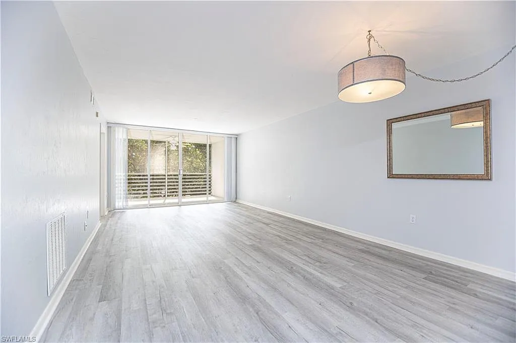 2 bed, 2.0 bath, 1267 sqft, $2,300 — Photo 3