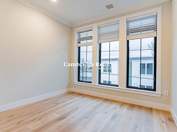 3rd image of 157 Everett St #303T