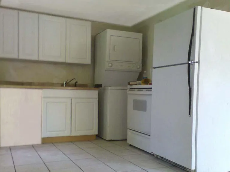 1021 W 38th St #LOW — Photo 3
