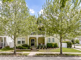 1800 Davisville Dr, Aubrey, TX 76227