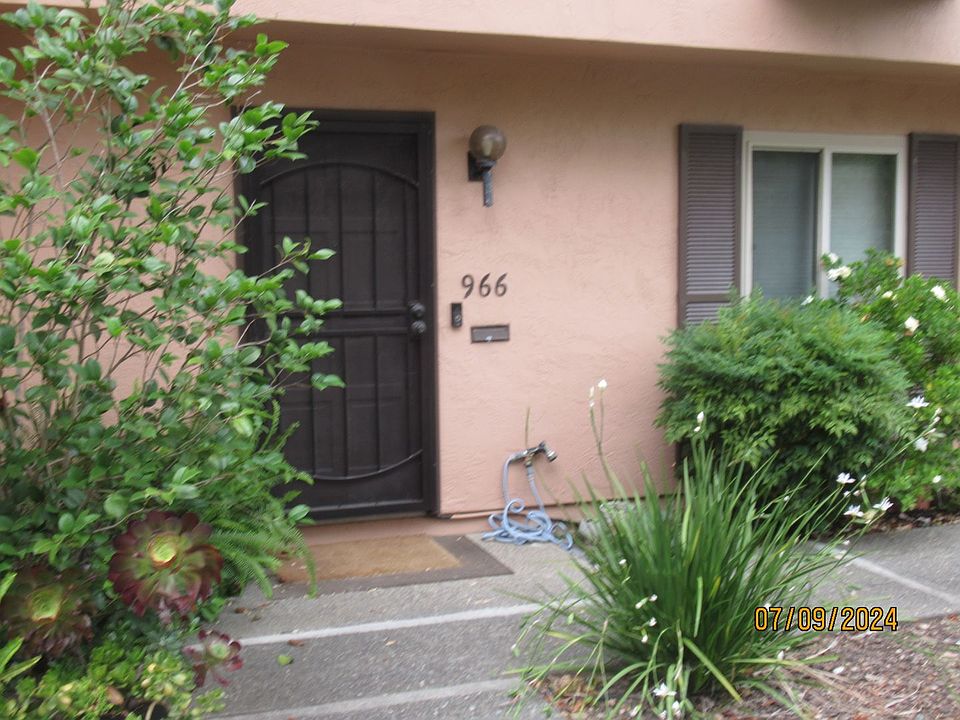 1st image of 966 Marina Dr
