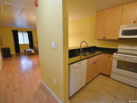 2nd image of 83 SE 16th Ave APT E304