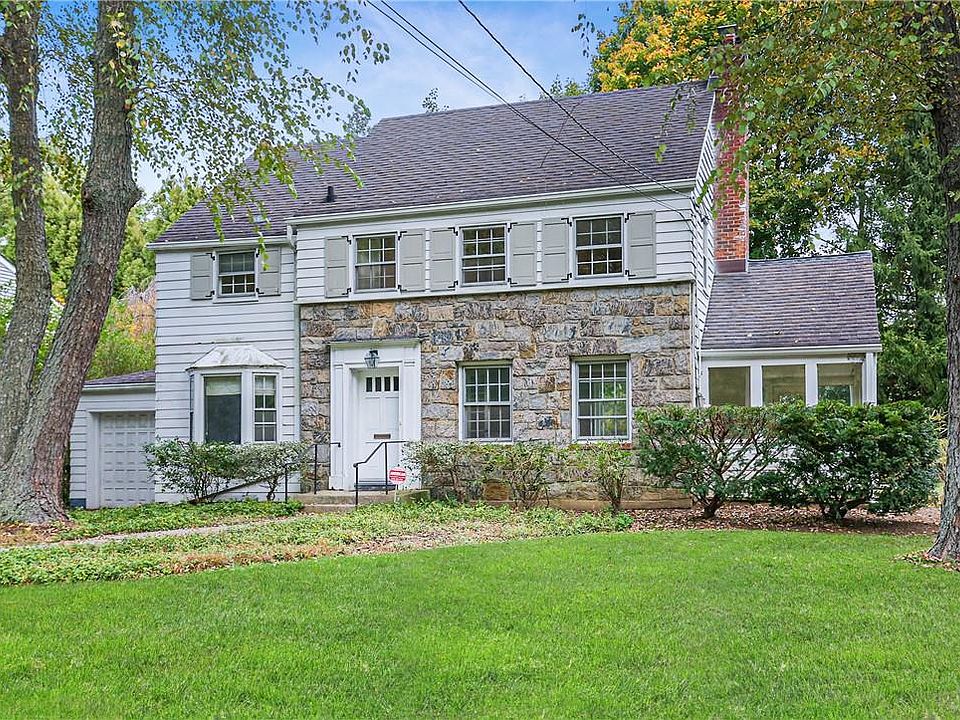 1st image of 229 Soundview Avenue
