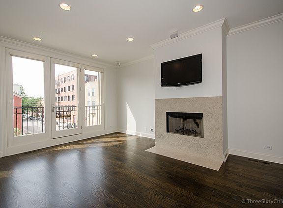4th image of 1087 N Hermitage Ave APT 2