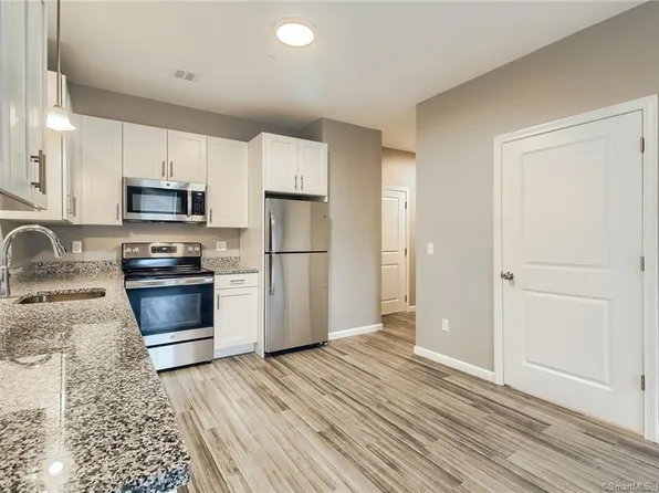 9 Steele Blvd #201, Berlin, CT 06037