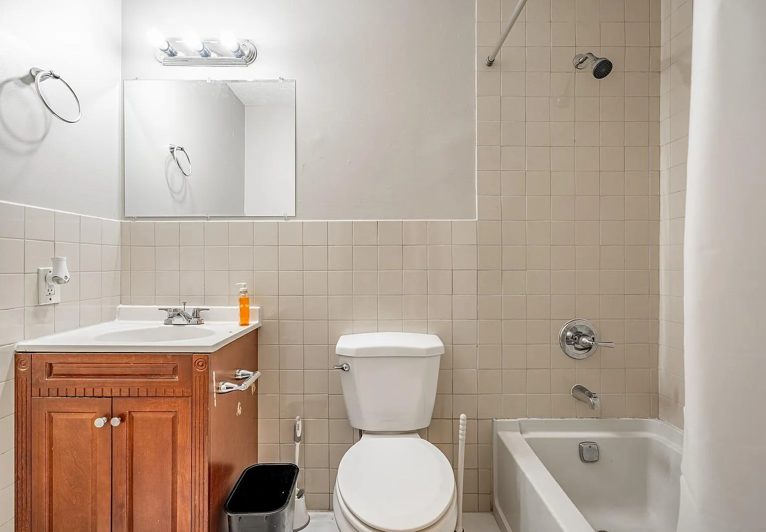4 bed, 3.0 bath, 1354 sqft, $663 — Photo 4