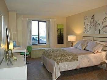 2nd image of 7 Peninsula Pl APT 204