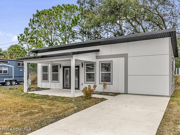 2nd image of 205 Flamingo Dr